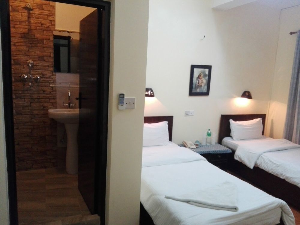 Hotel Buddha Land Катманду Екстер'єр фото